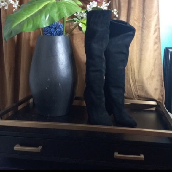 ❤️‍🔥  YSL Authentic Black Suede  Cat 90 Thigh Boot without box. Brand new - Picture 7 of 7